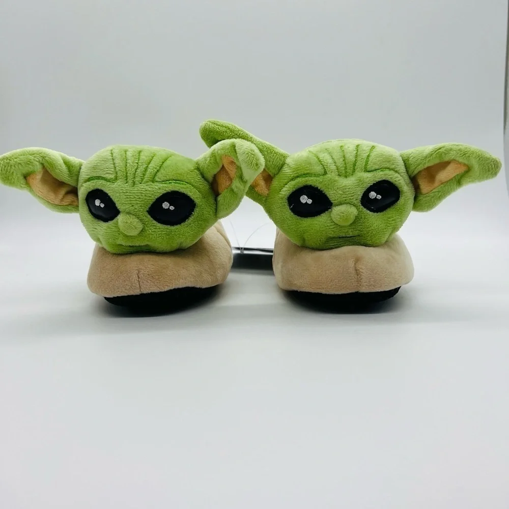 DISNEY BABY YODA The Mandalorian HOUSE SHOES SIZE 3-4 NWT